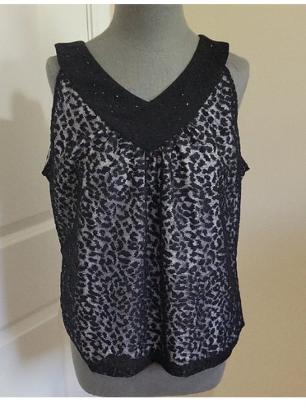 Laura Ashley Black White Lace Elegant Stylish Sleeveless Top w/Black Studs L